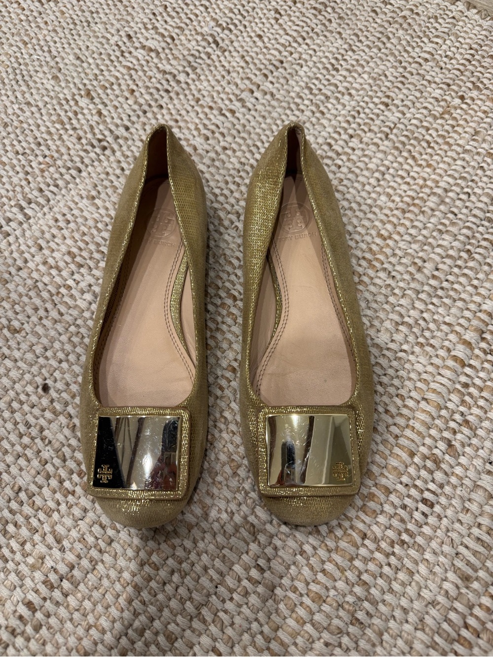 Tory Burch Gold Metallic Crackle Leather Logo Plaque Ballet Flats - Size 7 🌟